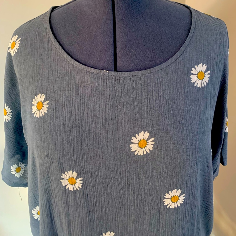 Pretty Daisy Tunic Style Top XL